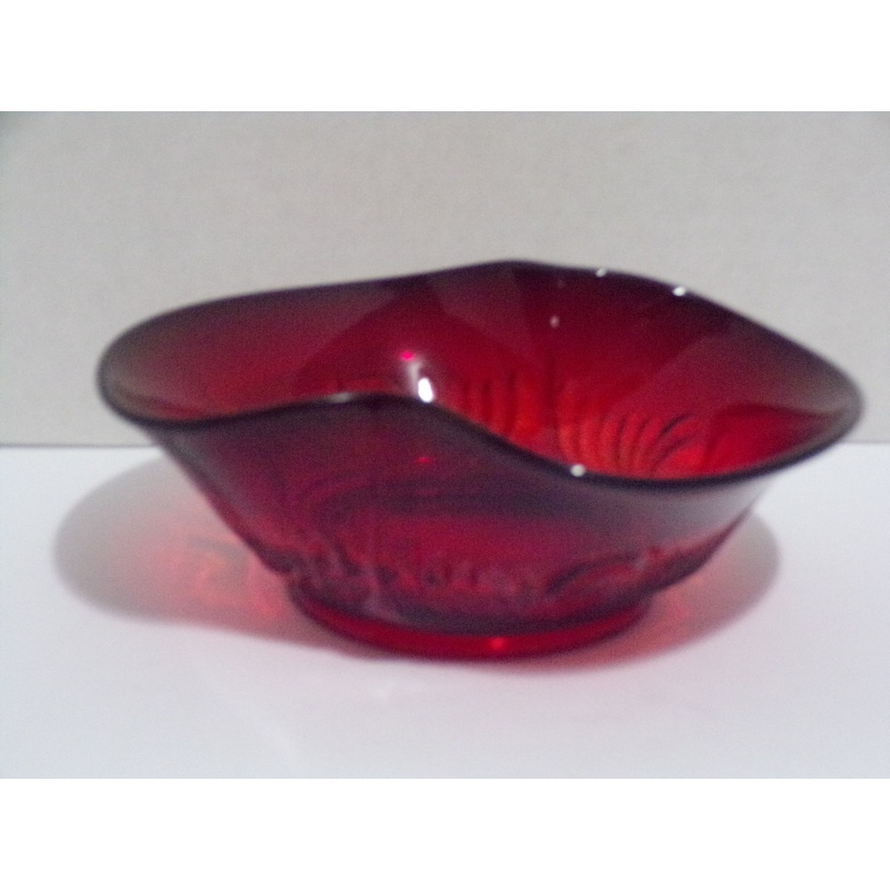 Vintage Viking Handkerchief Scalloped Ruffled Edge Serving Nut Bowl Vintage